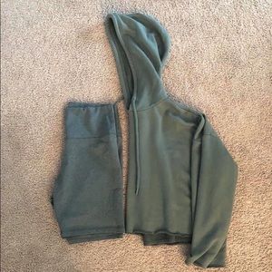 American Eagle Cropped Hoodie and Biker Shorts Set